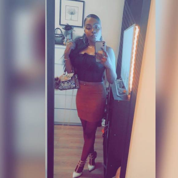 Meet your Posher, Clea - Picture 1 of 1